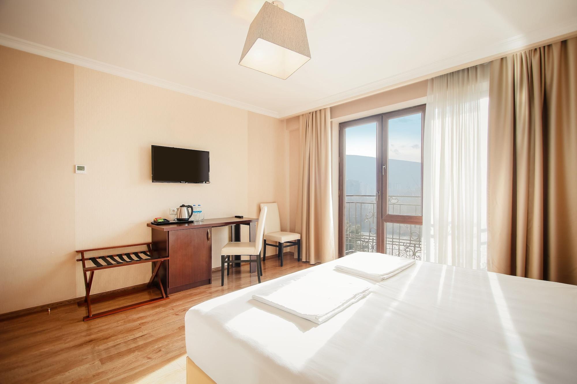 Gtm Plaza Hotel Tbilisi Exterior photo