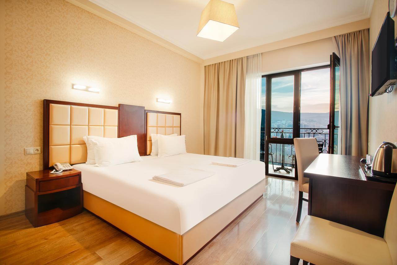 Gtm Plaza Hotel Tbilisi Exterior photo